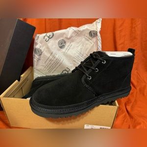 Men’s size 11 Neumel Ugg boots